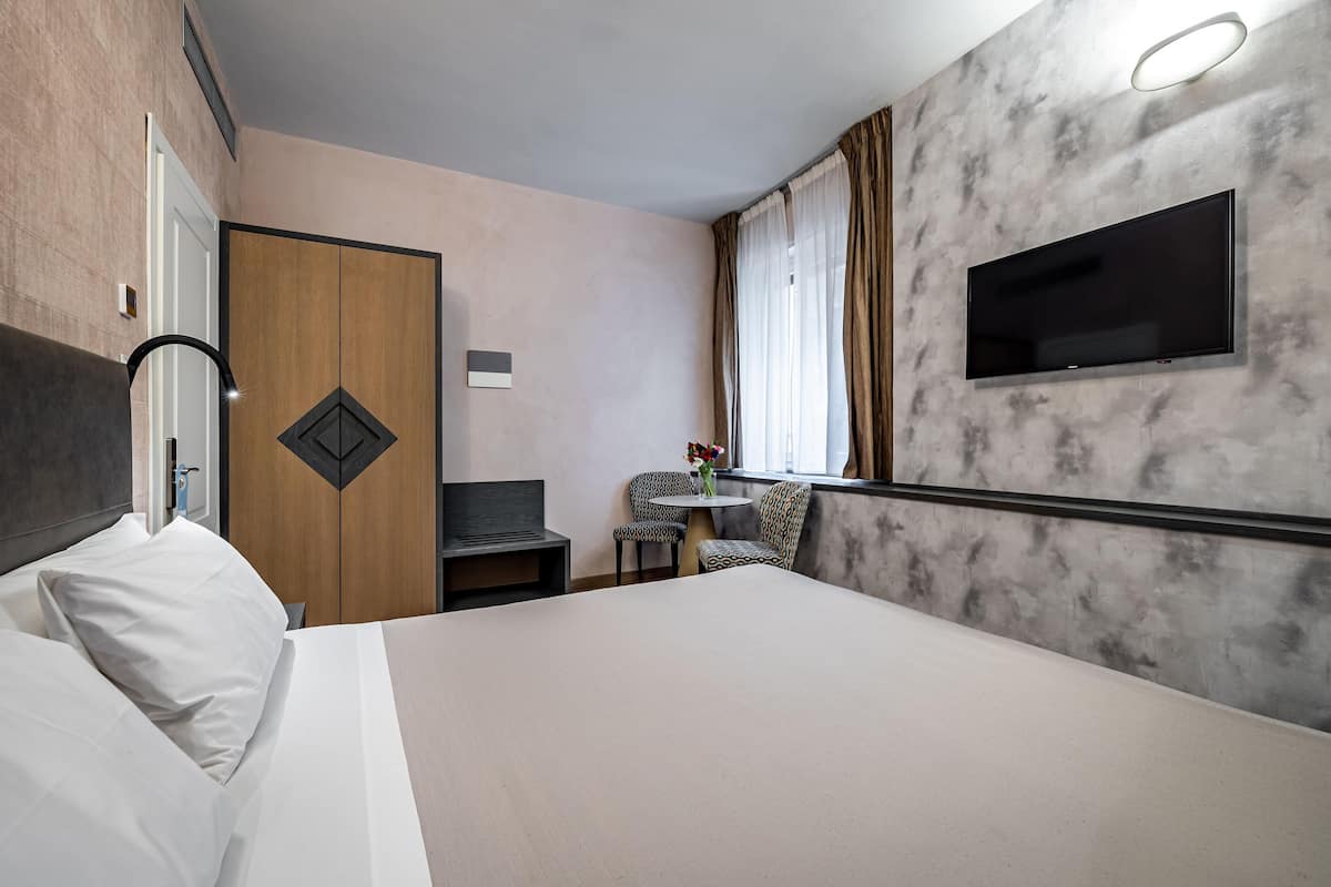 Superior Double Room | Down comforters, in-room safe, desk, laptop workspace