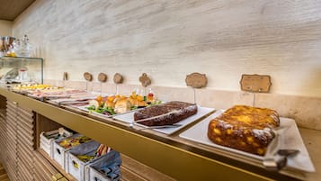 Desayuno buffet (EUR 16 por persona)