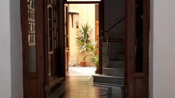 EntrĂ©e de lâhĂ©bergement