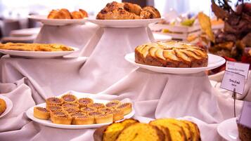 Termasuk sarapan bufet setiap hari