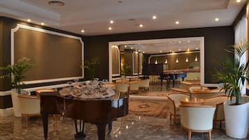 Bar lounge