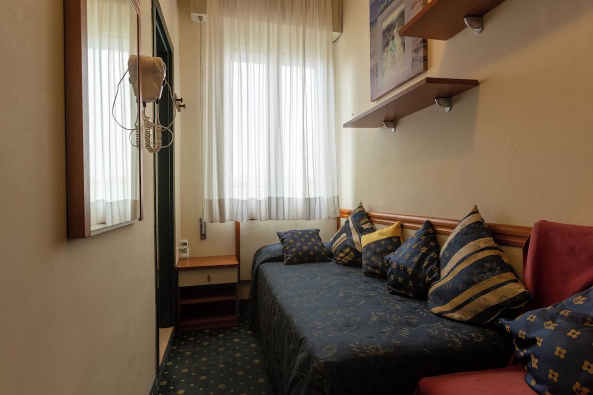 Economy Single Room