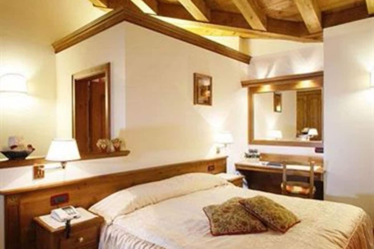 comfort double room, balcony, mountain view | 1 bedroom, premium bedding, down duvets, select comfort beds