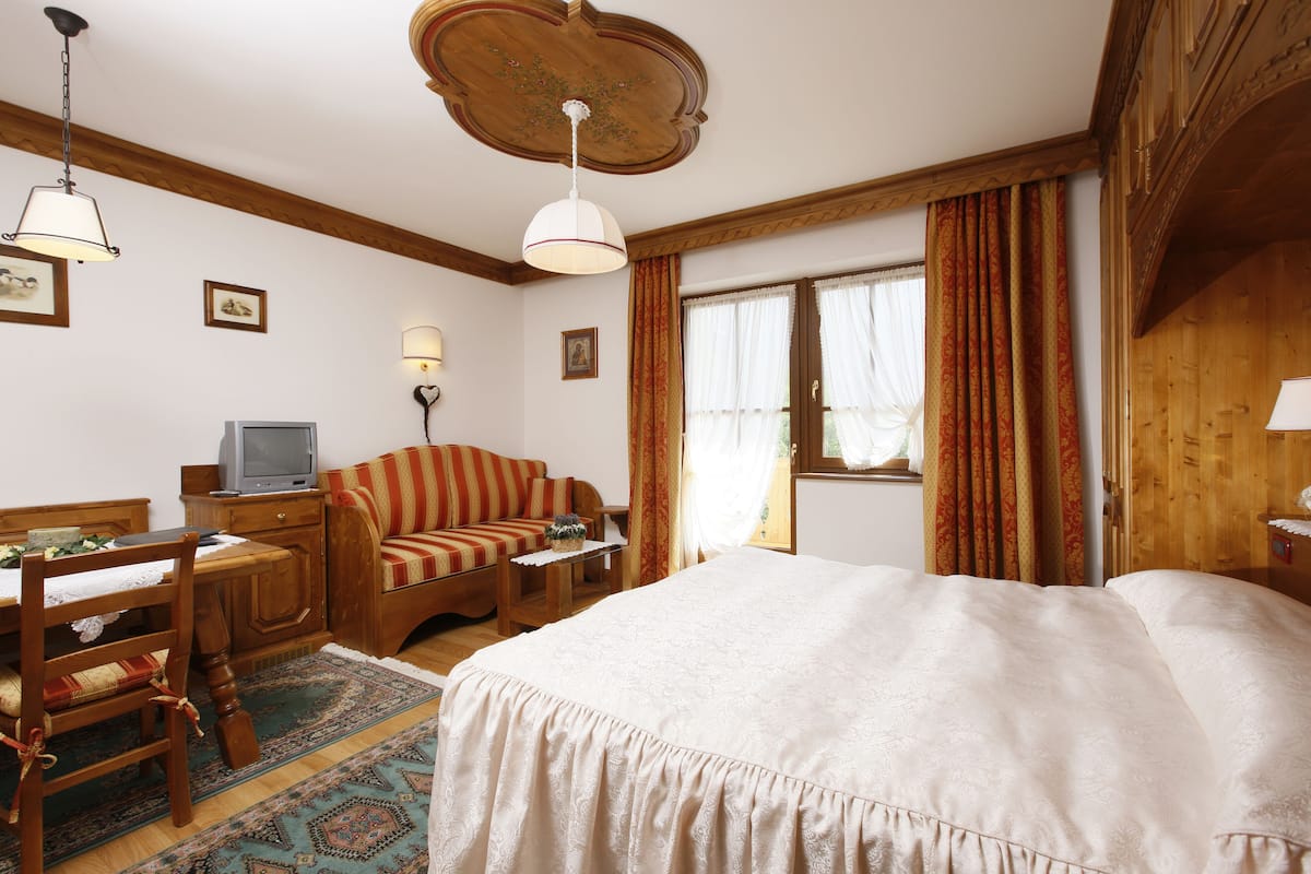 Junior Suite, Balcony, Mountain View