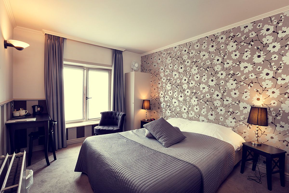 free cots/infant beds, free wifi