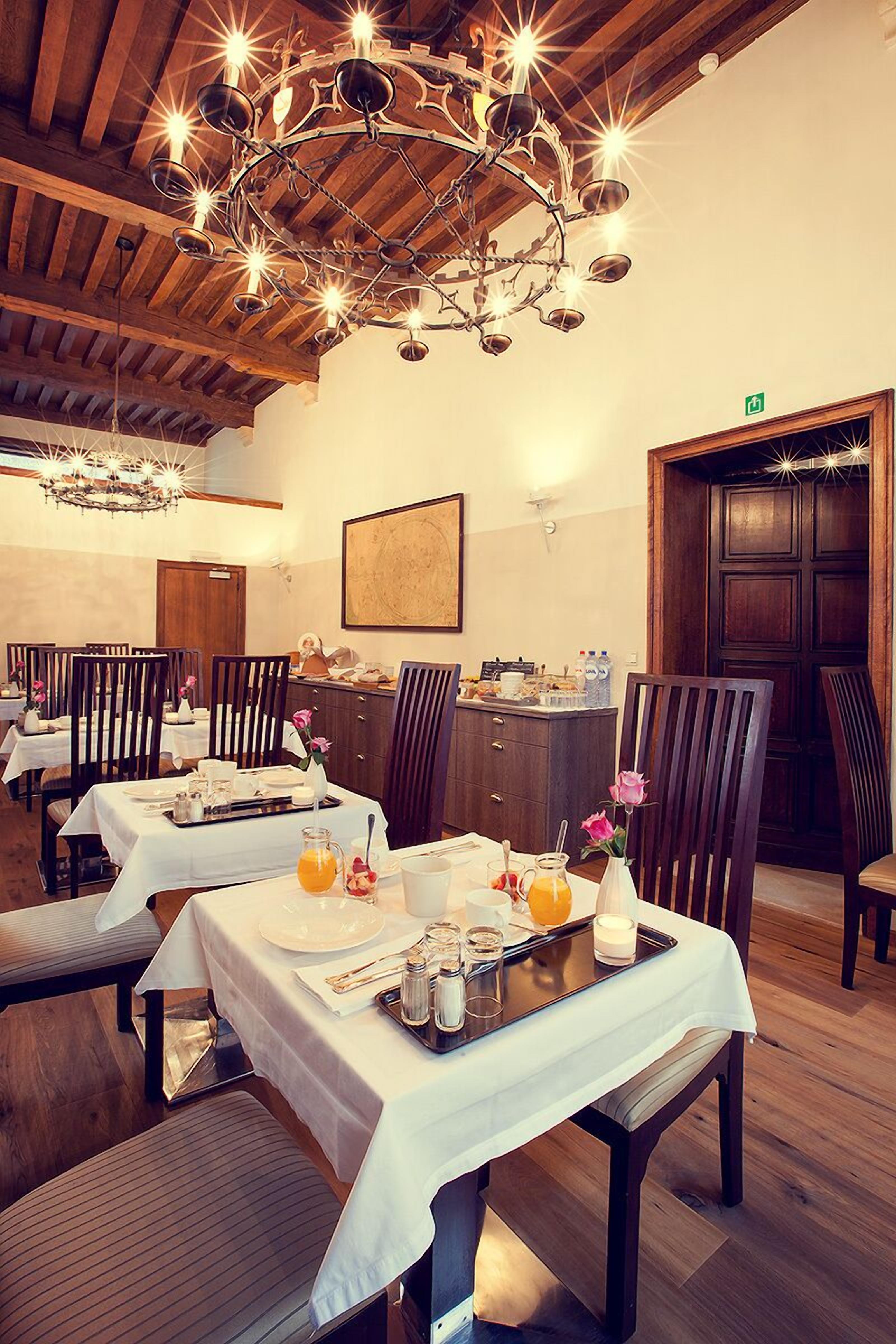 daily buffet breakfast (eur 15 per person)