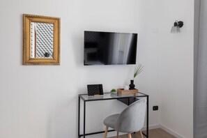 Ropa de cama de alta calidad, colchones con pillow-top y minibar 