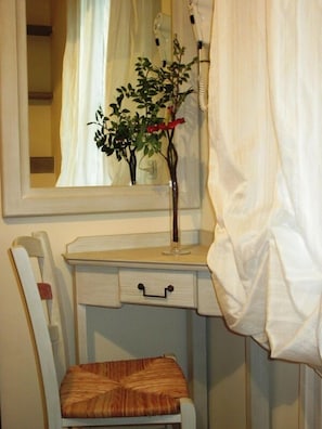 Single Room, Private Bathroom