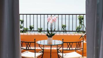 Habitación Deluxe con 1 cama matrimonial o 2 individuales | Terraza o patio