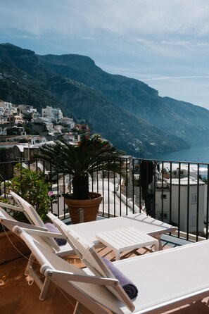 Deluxe Double or Twin Room | Terrace/patio - Villa Principe Giovanni (Positano)