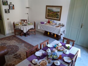 Daily local cuisine breakfast for a fee - Cavour il Conte Camillo Bed&Breakfast (Palermo)
