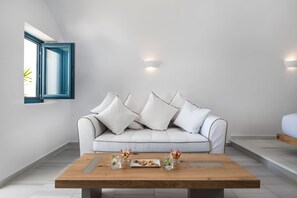 Living area - Anteliz Suites (Santorini)