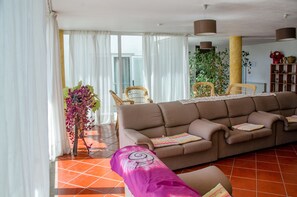 บริเวณนั่งเล่นที่ล็อบบี้