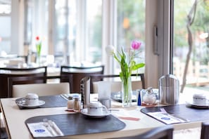 Petit déjeuner buffet compris tous les jours
