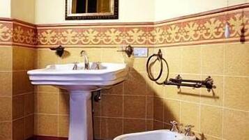 Triple Room | Bathroom