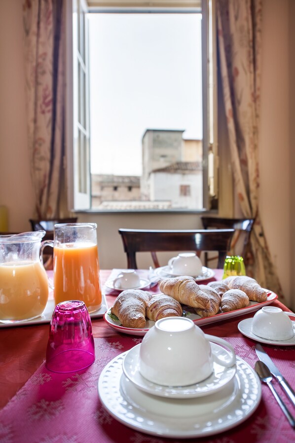 Petit déjeuner compris
