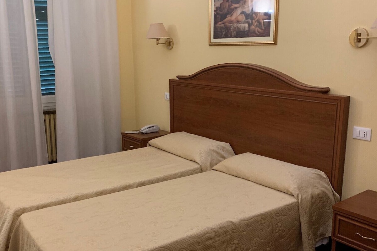 Double Room | Minibar, desk, iron/ironing board (on request), cribs (surcharge)