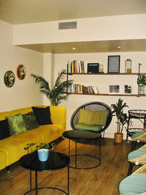 Sala de estar en el lobby