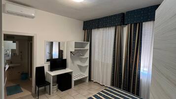 Doppia Classic, 1 letto matrimoniale | Copriletto in piuma, una scrivania, Wi-Fi gratuito, lenzuola