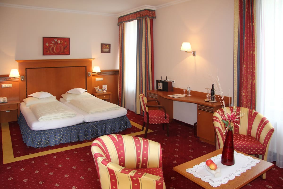 Comfort Quadruple Room | In-room safe, desk, laptop workspace, blackout curtains
