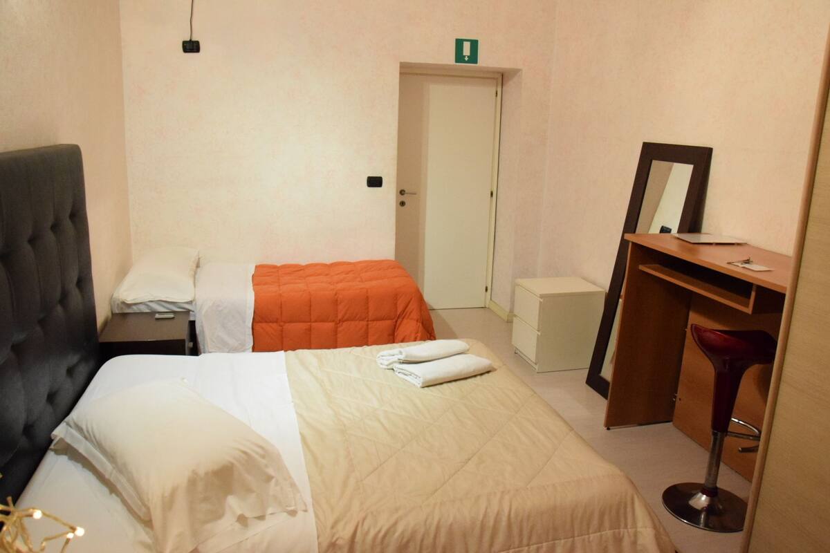 Chambre Triple, salle de bains commune