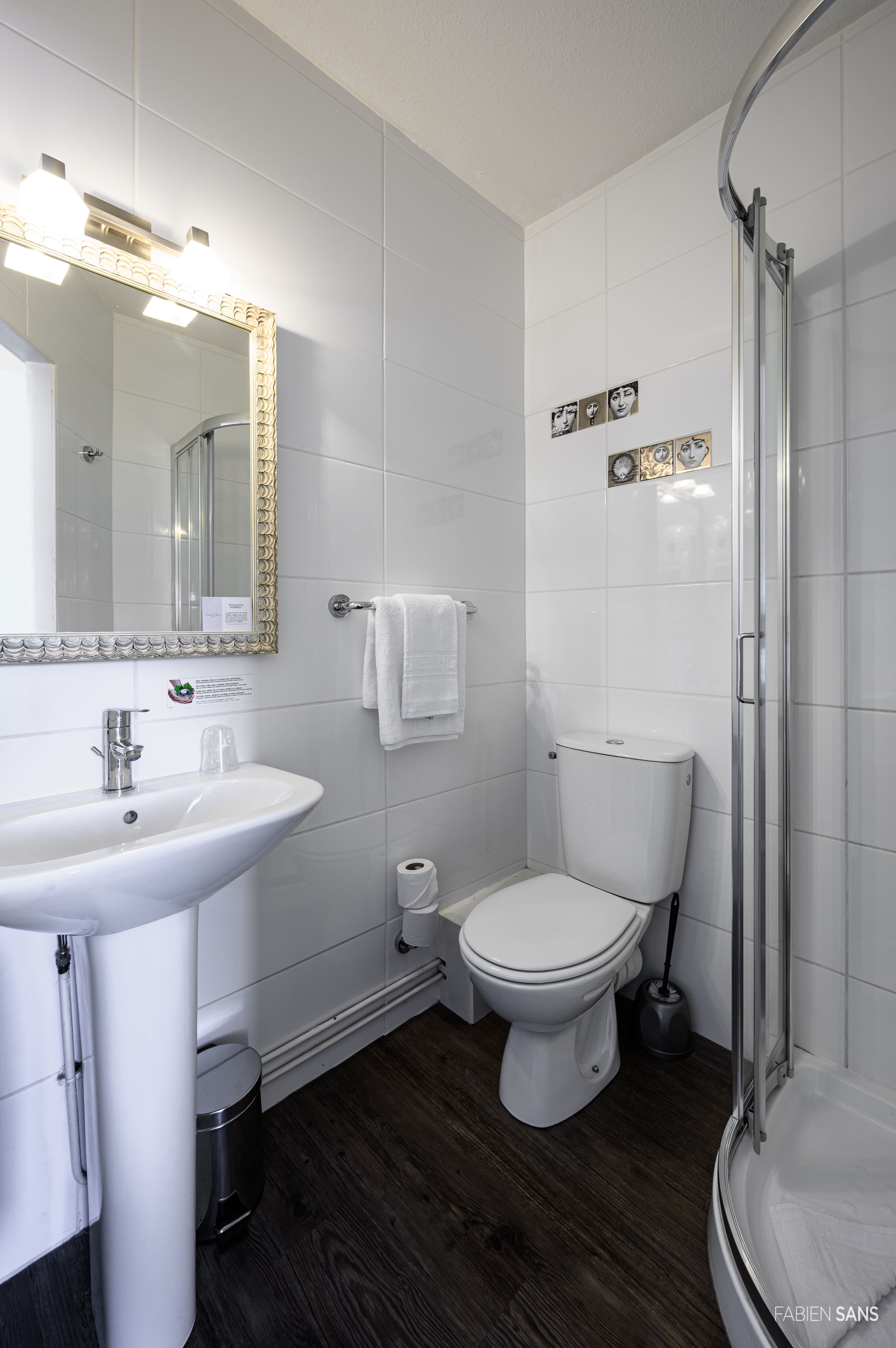single room | bathroom | free toiletries, hair dryer, towels