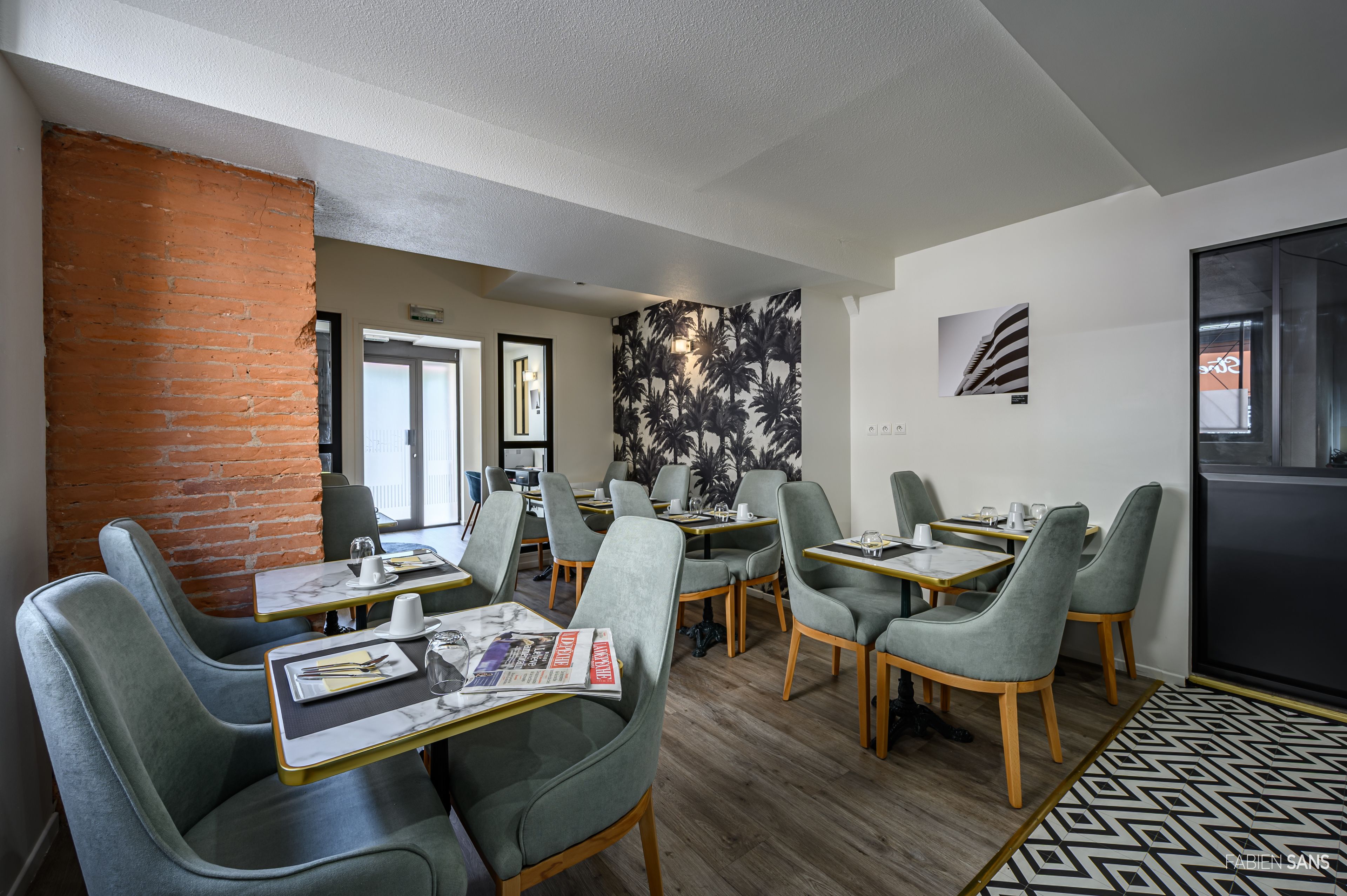 daily buffet breakfast (eur 14 per person)