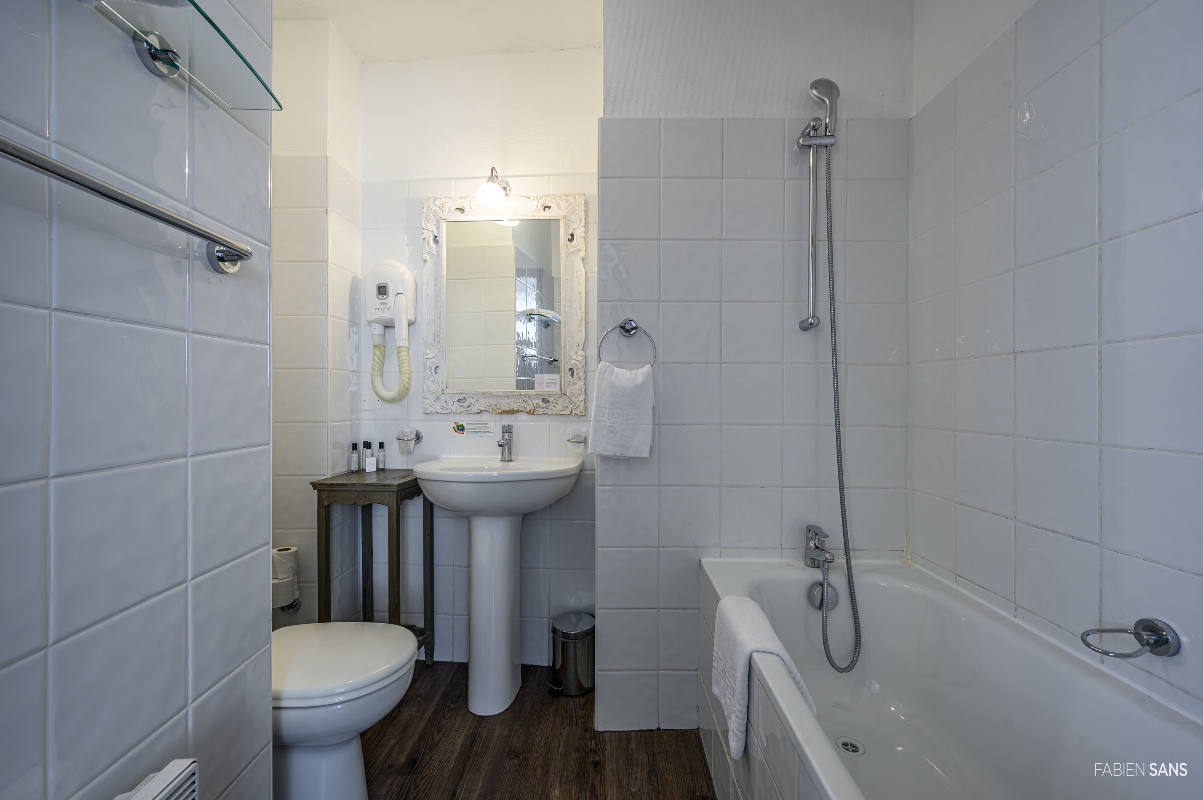 superior double room | bathroom | free toiletries, hair dryer, towels