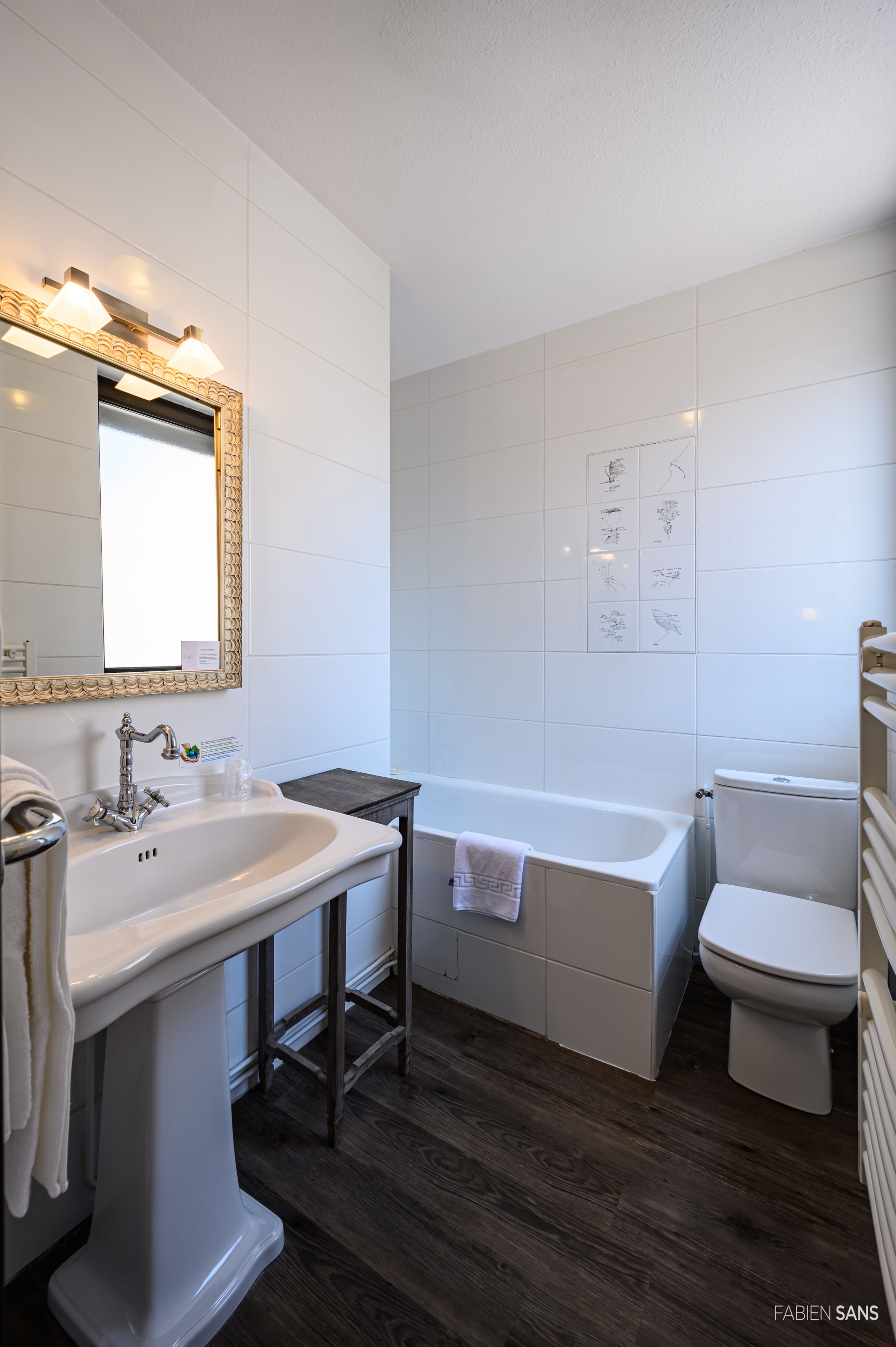 comfort double room with shower or bathtub | bathroom | free toiletries, hair dryer, towels