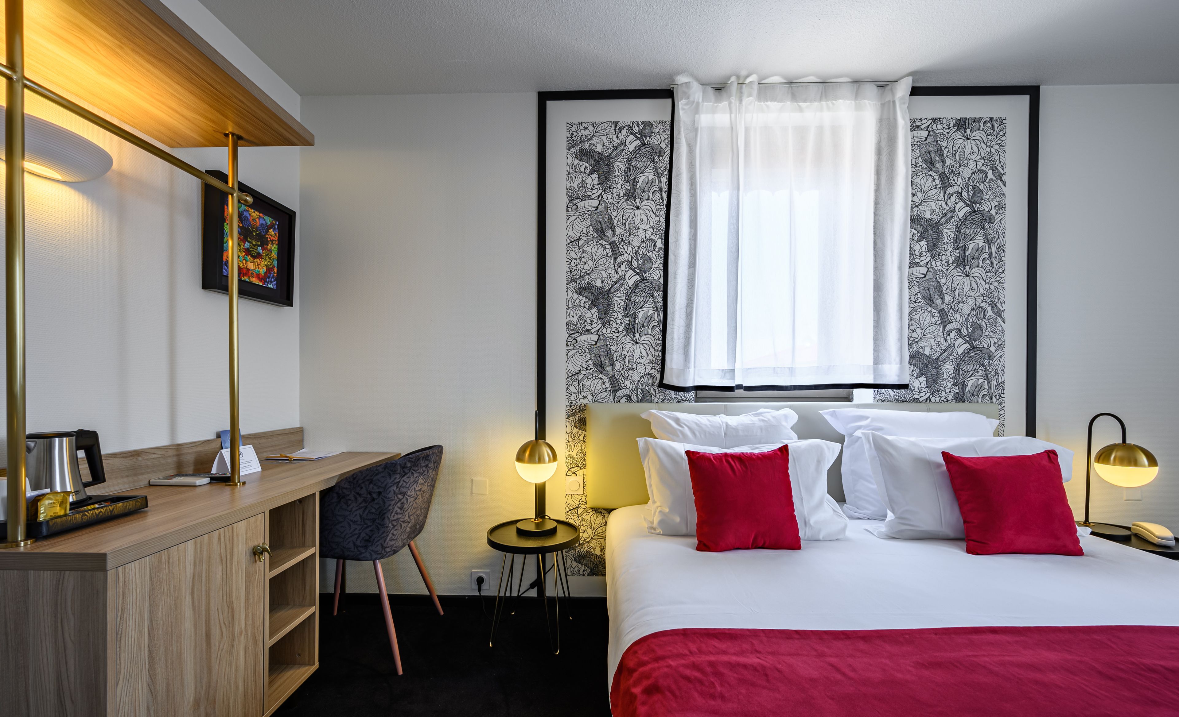 superior double room | in-room safe, individually decorated, desk, soundproofing