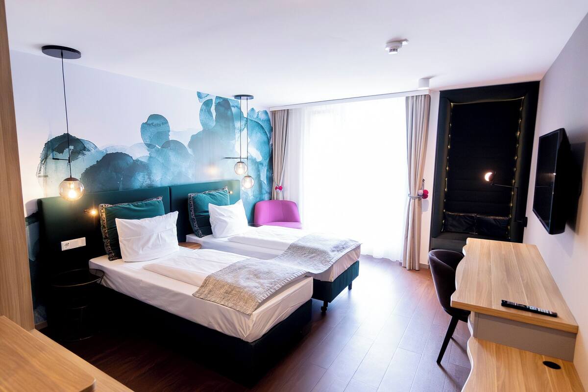 Quarto casal ou duplo | Frigobar, cofres nos quartos, escrivaninha, Wi-Fi de cortesia
