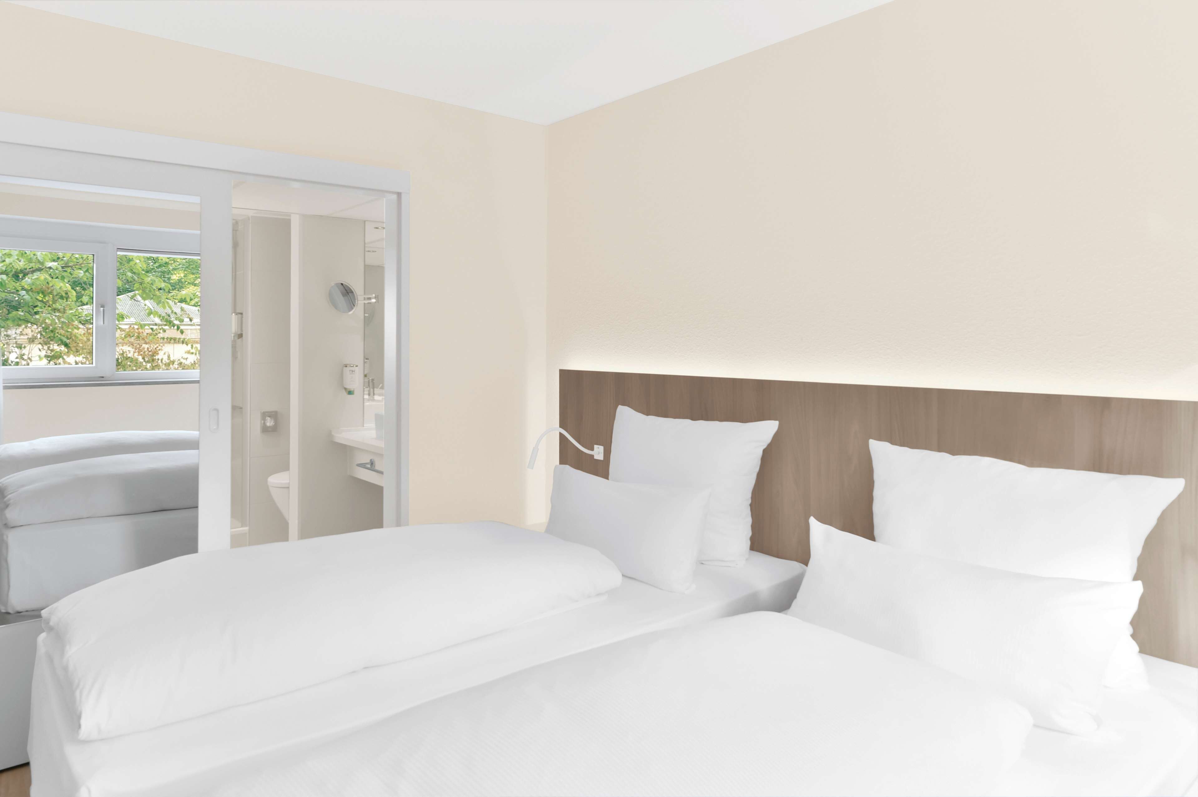 family suite | minibar, in-room safe, desk, iron/ironing board