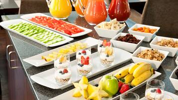 TĂ€gliches FrĂŒhstĂŒcksbuffet gegen GebĂŒhr