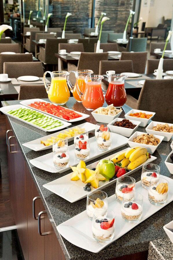 Daily buffet breakfast for a fee