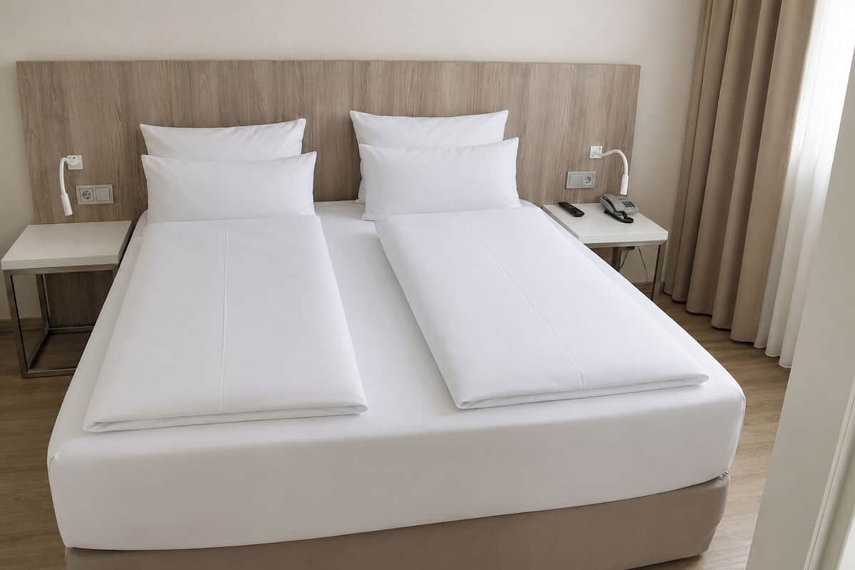 Doppelzimmer | Minibar, Zimmersafe, Schreibtisch, kostenloses WLAN