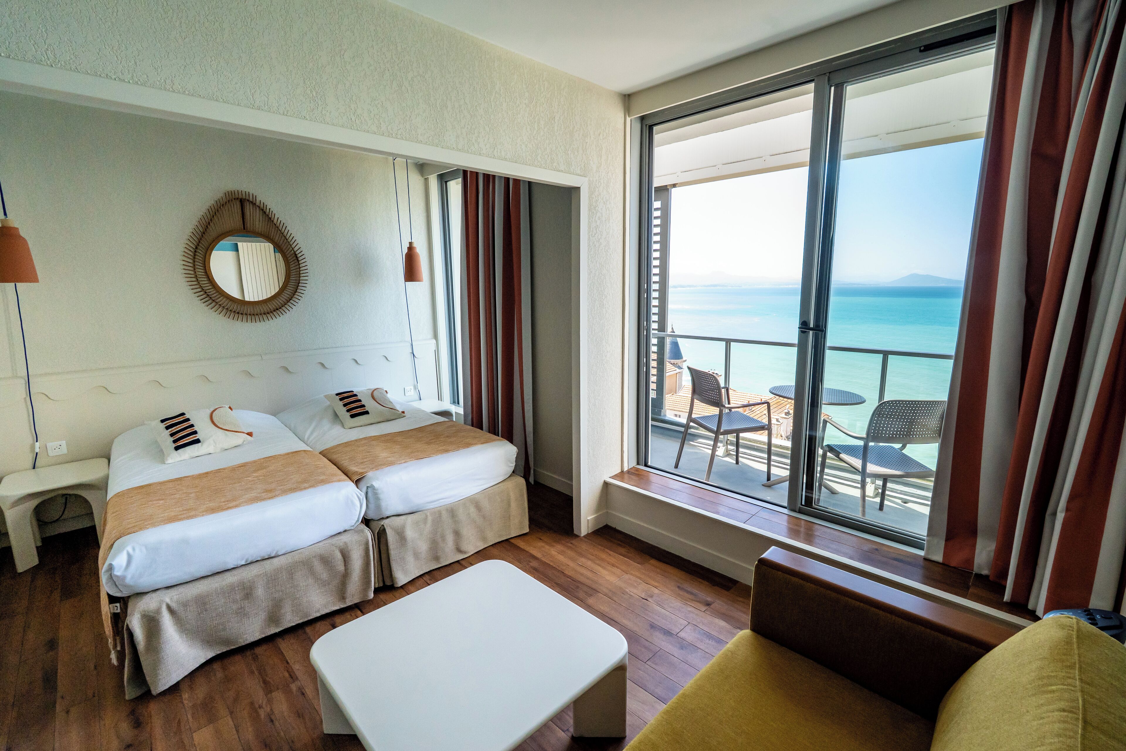 Premium bedding, in-room safe, blackout curtains, free WiFi