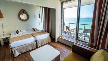 Premium bedding, in-room safe, blackout curtains, free WiFi