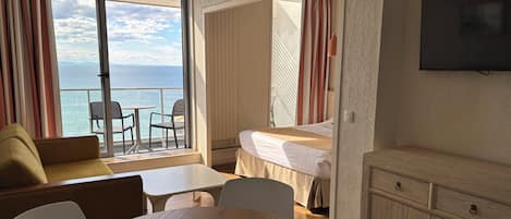 1 bedroom, premium bedding, in-room safe, blackout drapes