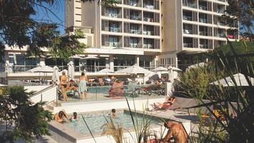 Seasonal outdoor pool
