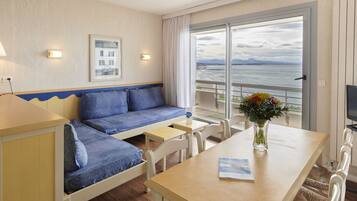 36–senttinen taulutelevisio, jossa digitaalikanavat