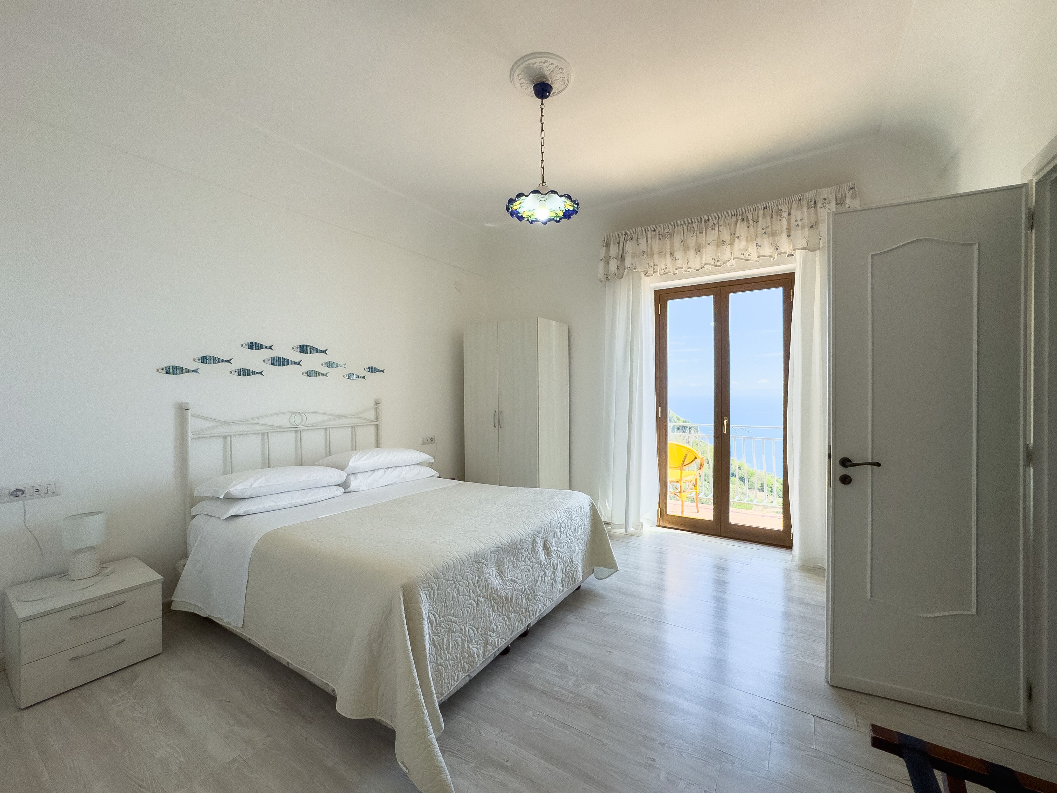 Sábanas italianas Frette, colchones con efecto memoria y minibar 