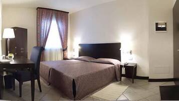 Minibar, in-room safe, desk, laptop workspace