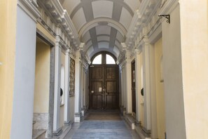 Interior entrance - Residenza Termini (Rome)