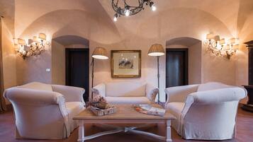 Coin salon dans le hall