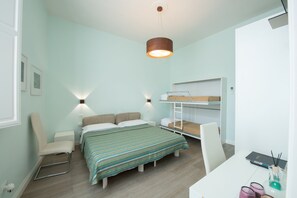 Luxury-Dreibettzimmer | Hochwertige Bettwaren, Pillowtop-Betten, Zimmersafe, Schreibtisch
