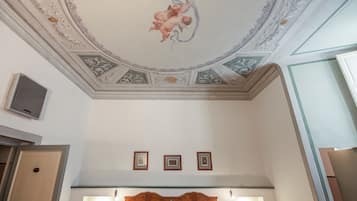 Caja de seguridad en la habitación, escritorio y wifi gratis