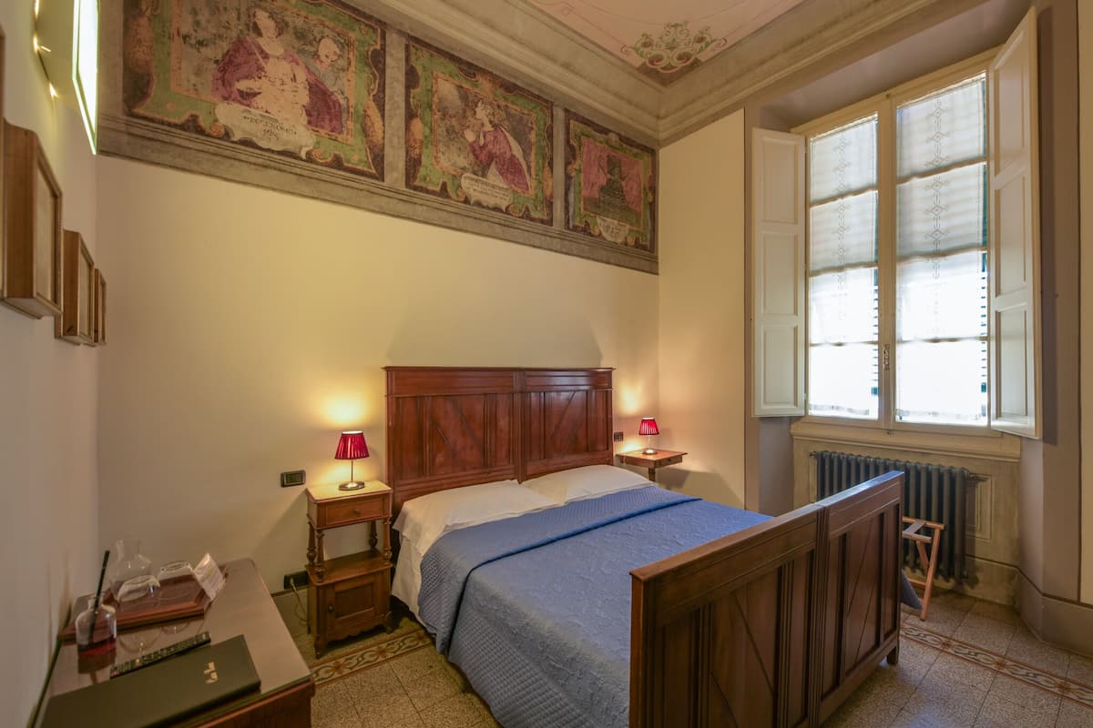 Deluxe Room | Premium bedding, pillowtop beds, in-room safe, desk
