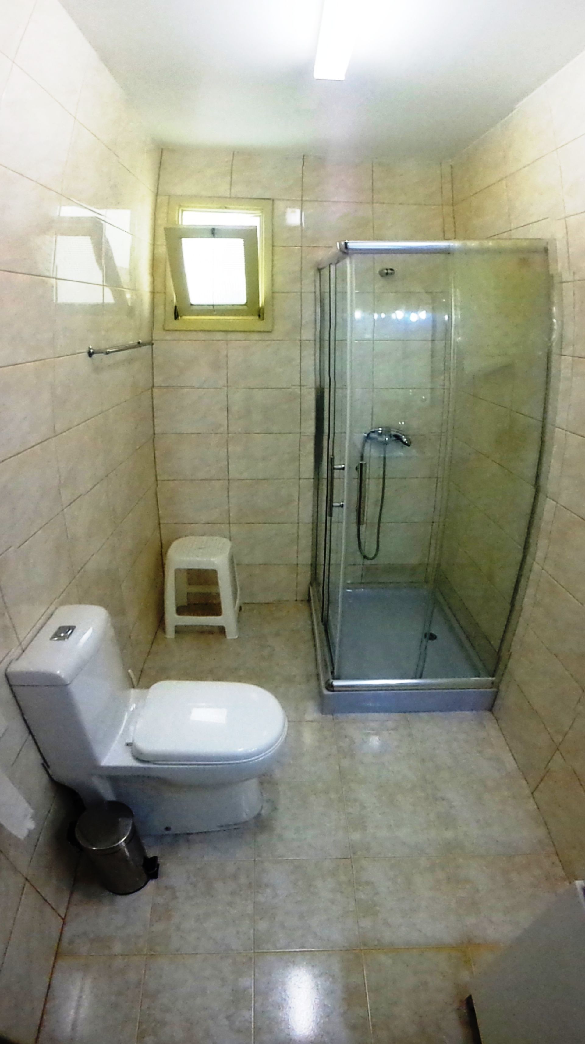 economy double room | bathroom | shower, hair dryer, towels