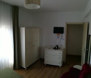 TV 