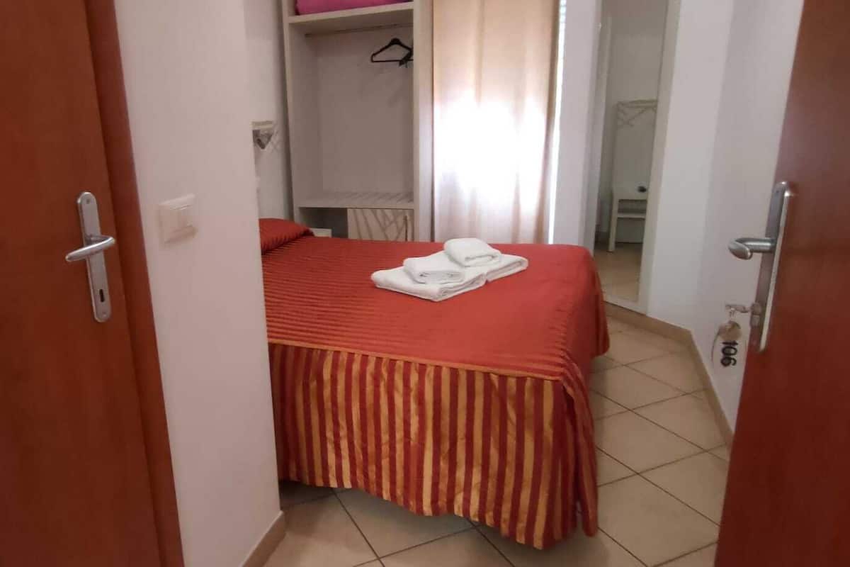 Economy Single Room